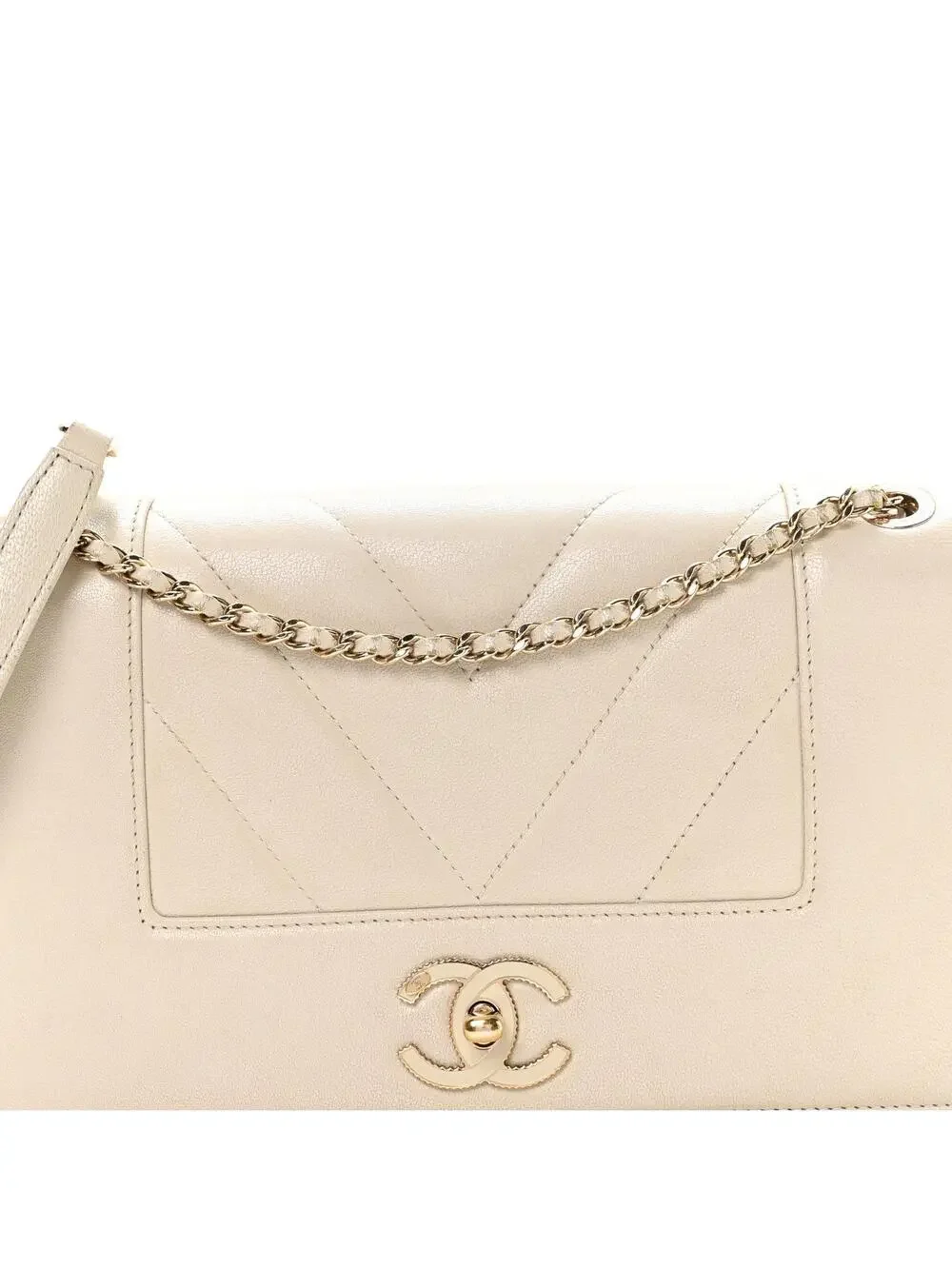 CHANEL elevate your